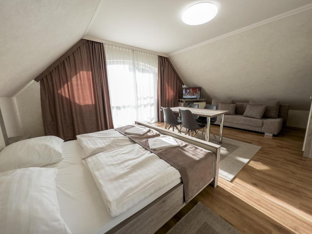 Jarja Panzio Hotel Hajduszoboszlo Ngoại thất bức ảnh