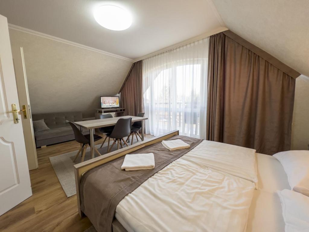 Jarja Panzio Hotel Hajduszoboszlo Ngoại thất bức ảnh