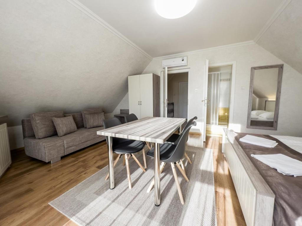 Jarja Panzio Hotel Hajduszoboszlo Ngoại thất bức ảnh
