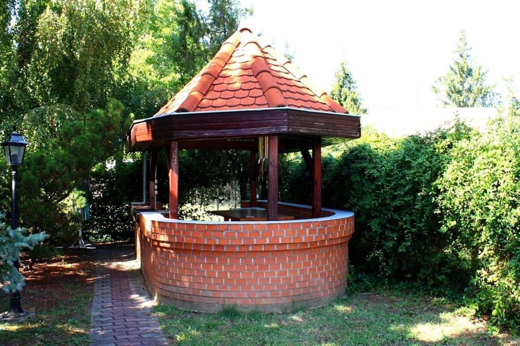 Jarja Panzio Hotel Hajduszoboszlo Ngoại thất bức ảnh